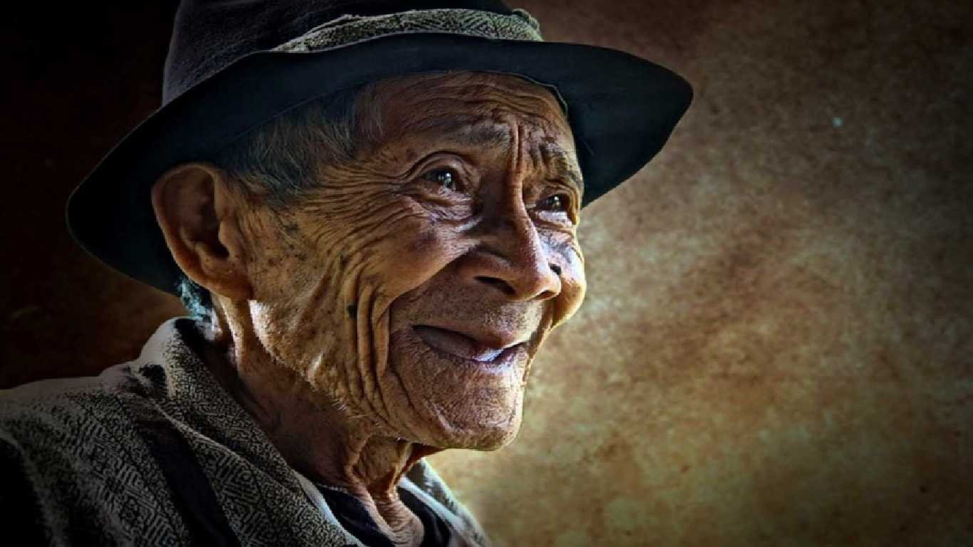 Contoh Biografi Orang Tua Contoh Biografi Orang Tua