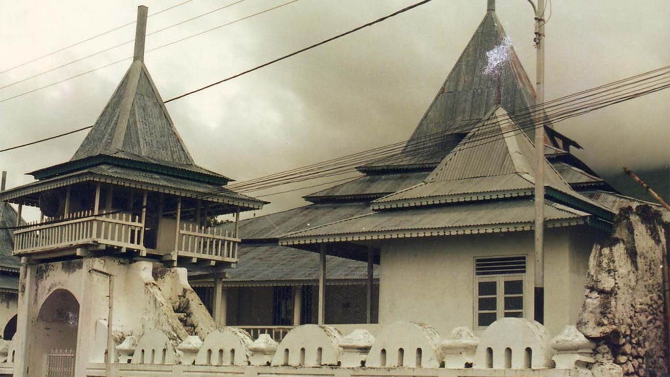 kehidupan politik kerajaan ternate dan tidore brainly