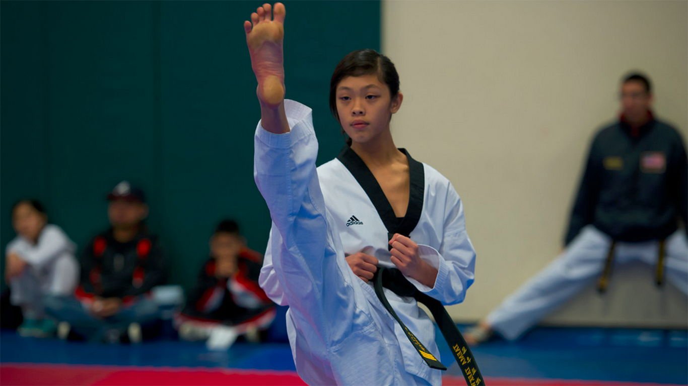 Menyerang & Bertahan