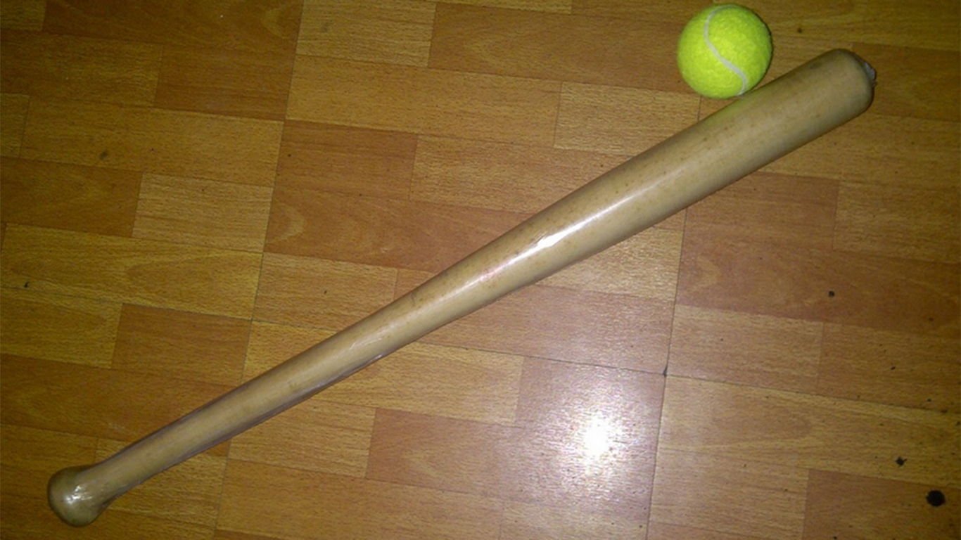 cara bermain bola kasti dan gambarnya