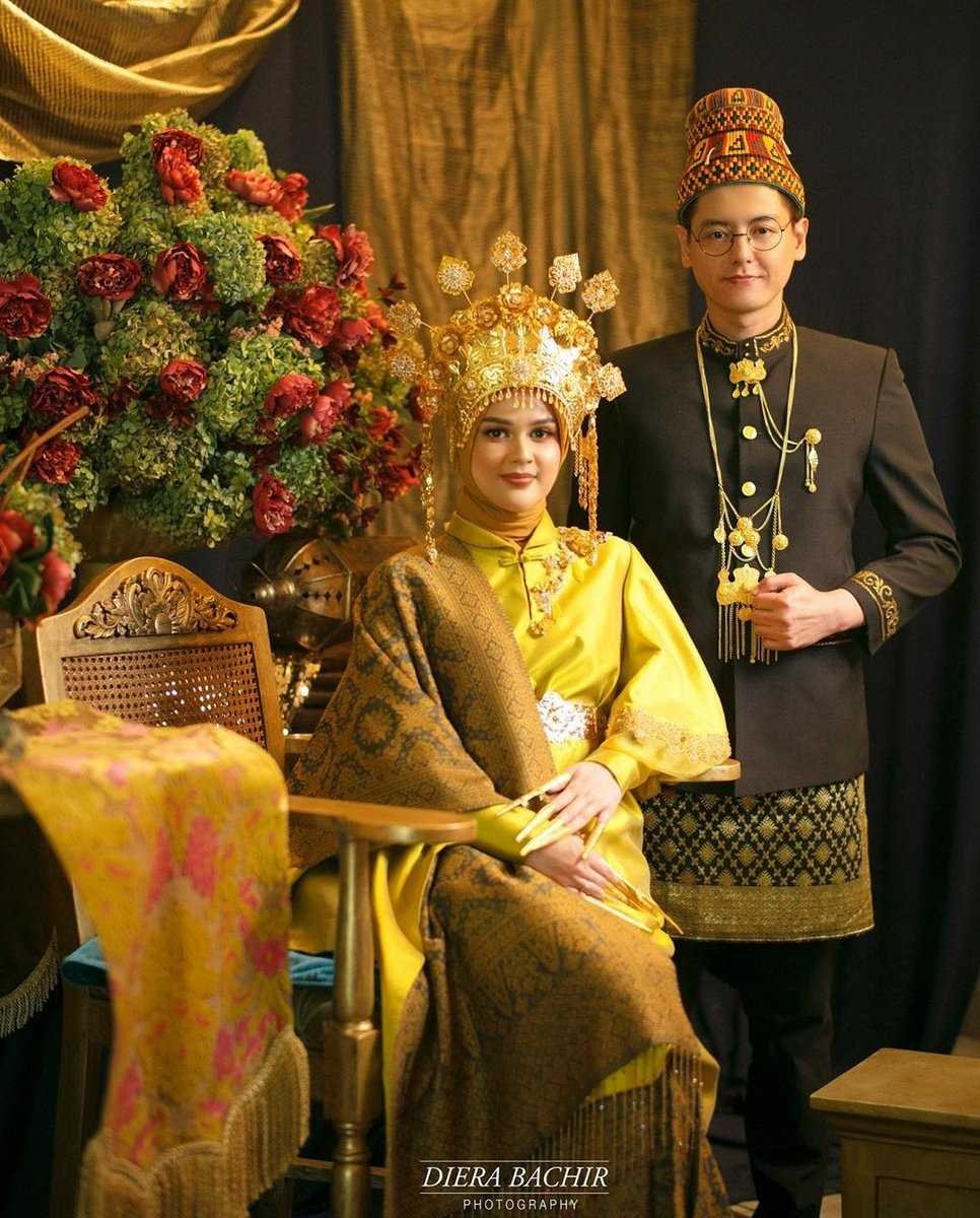 Pakaian Adat Nanggroe Aceh Darussalam (Ulee Balang) Pakaian Adat Nanggroe Aceh Darussalam (Ulee Balang)